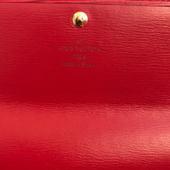 LV epi red wallet - Picture 3 of 8